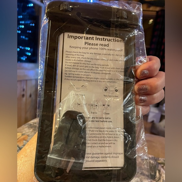 Ultra Dry Waterproof phone case nwot - Picture 2 of 3
